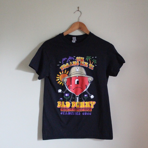 Bad Bunny T-Shirt - Picture 1 of 4
